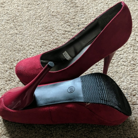 Pumps - Picture 3 of 4